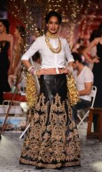 Lisa Haydon walks for Monisha Jaisingh at India Couture Week on 17th July 2014